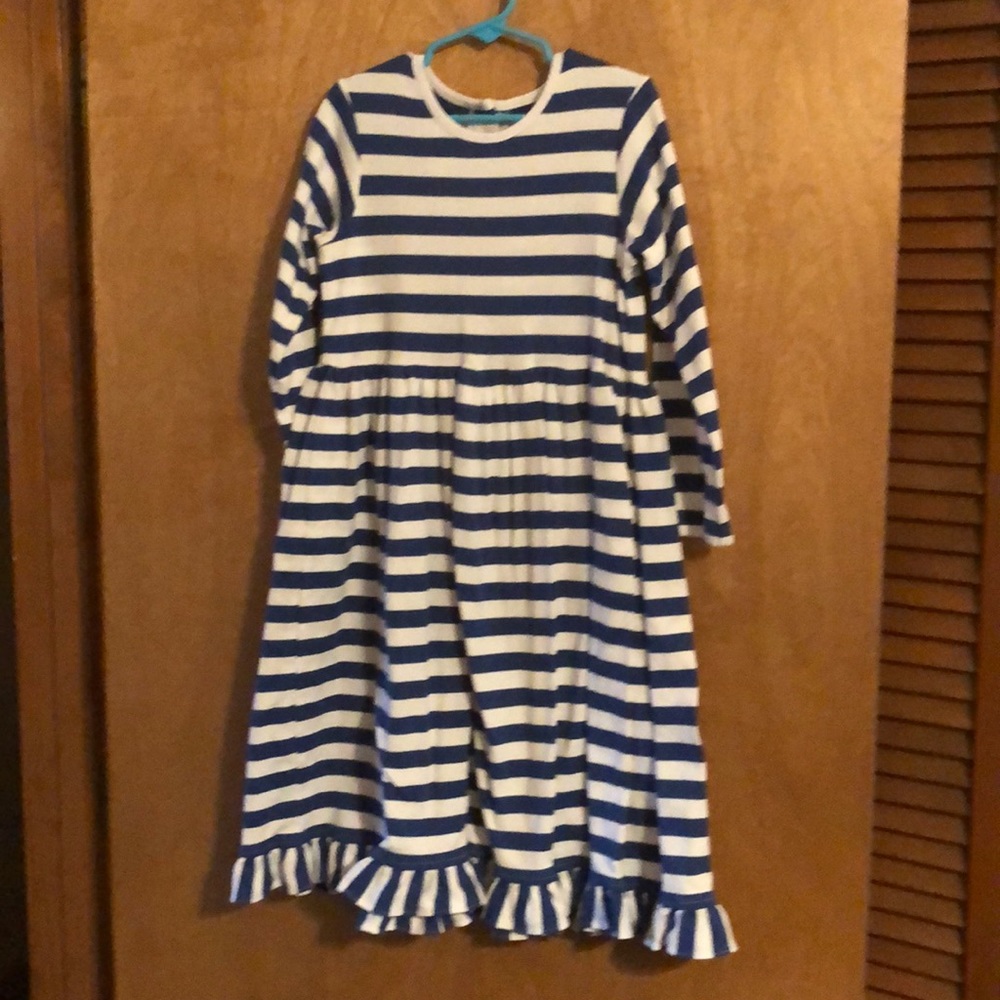 Long sleeve blue and white dress